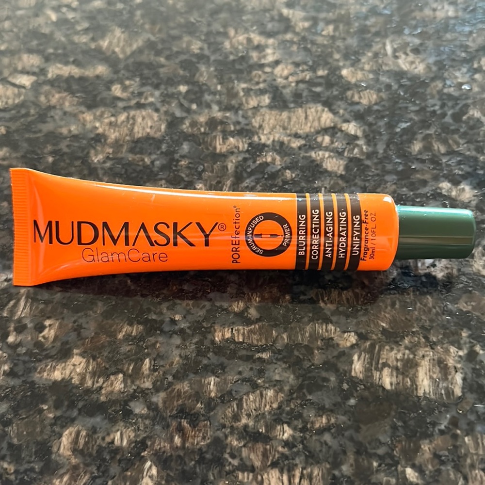 MUDMASKY GLAMCARE POREFECTION SERUM -INFUSED PRIMER $49